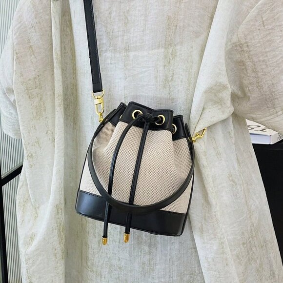 Black Elegant Women's Mini Handbag With Adjustable Strap - Picture 2 of 6